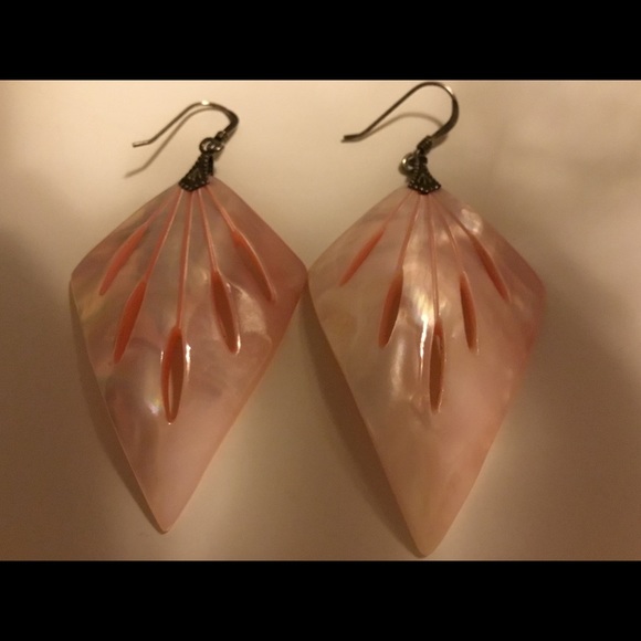 Vintage Earrings Color of a delicate seashell - Picture 4 of 6
